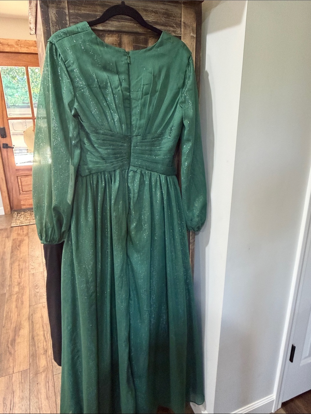 Faeriesty Elegant Green Evening Dress with shimmer - Picture 3 of 3